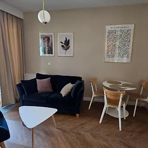 apartament-powile-deluxe.warsawhotelspoland.com/